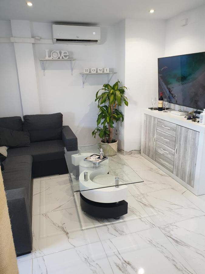 Beachside Apartment In トレビエハ エクステリア 写真