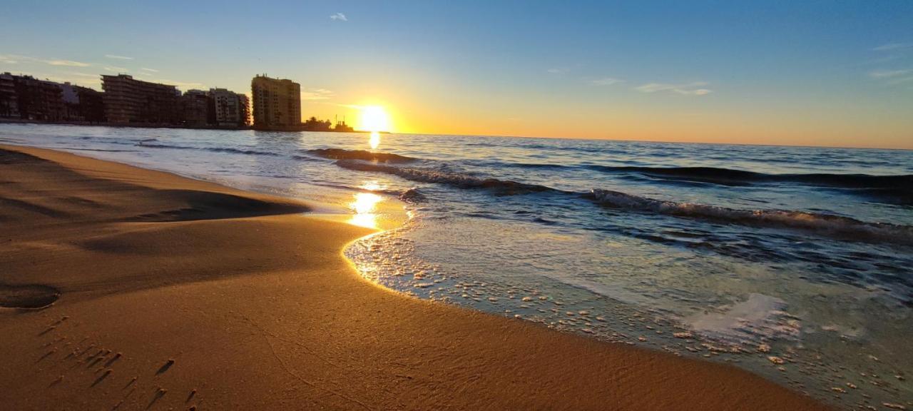 Beachside Apartment In トレビエハ エクステリア 写真